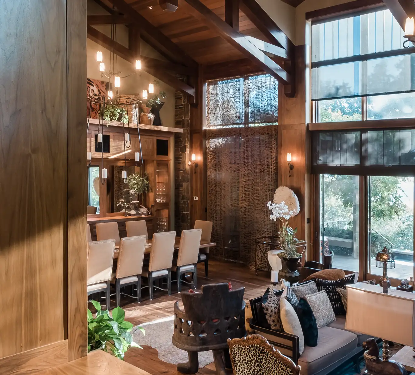 Amapola Creek Lodge interior